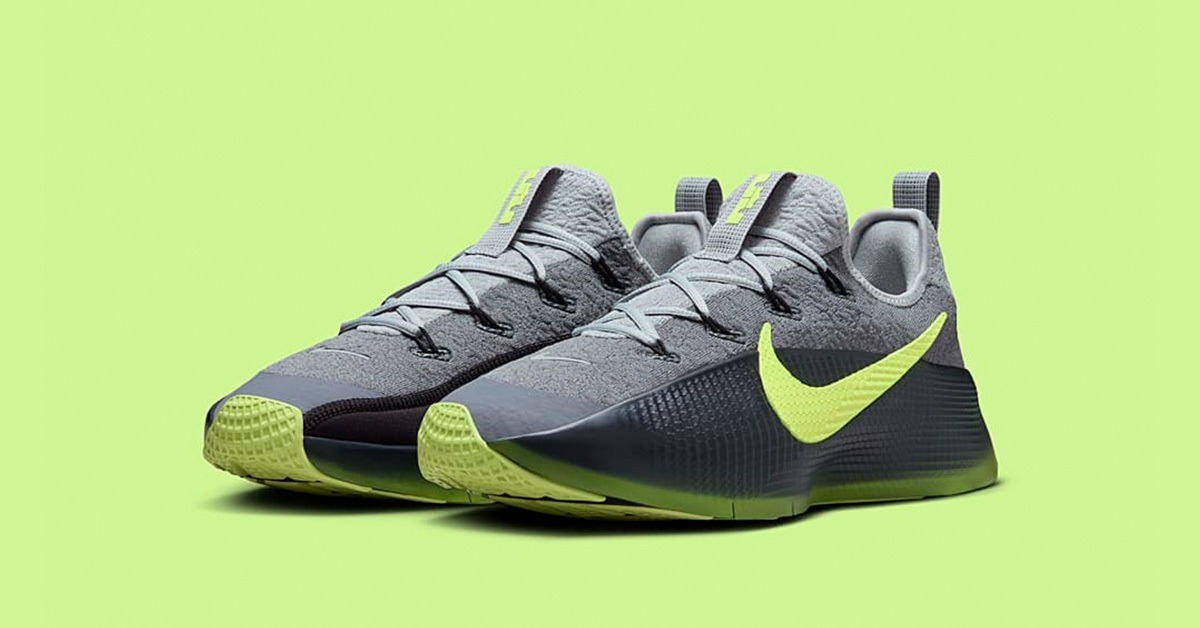 【NIKE】レブロン LEBRON TR 1 Workout Shoes スニーカー LeBron James Presents New Trainer: The Nike LeBron TR 1